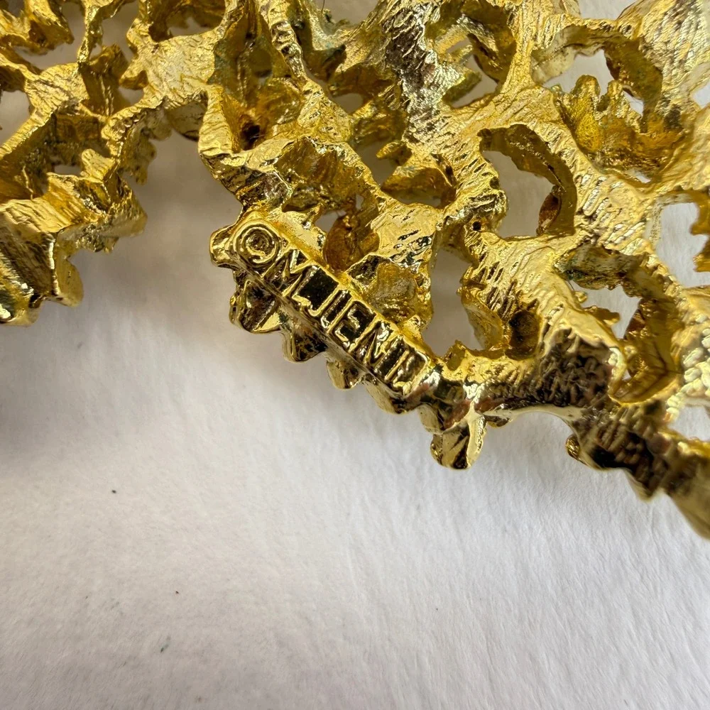 Vintage MJ Ent Floral Rhinestone Brooch Pin Textured Leaf Spray Gold Tone‎