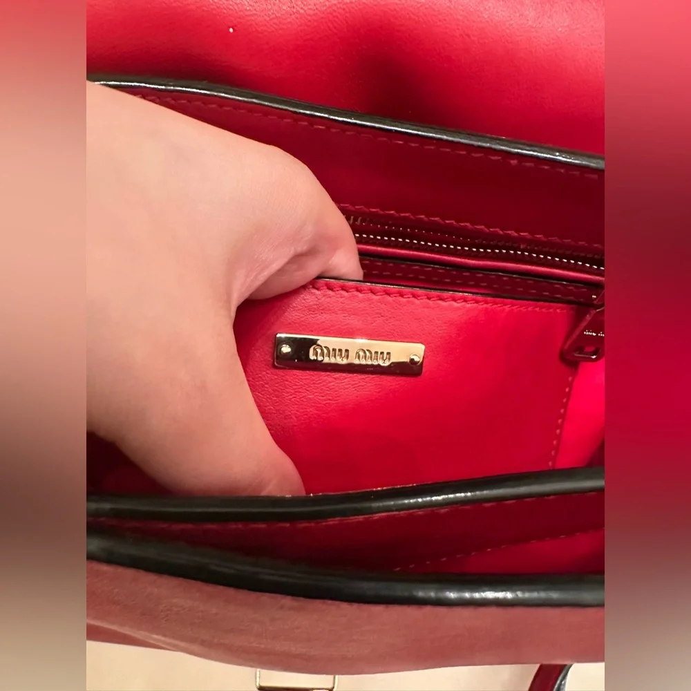 Miu Miu confidence look 	•	interior