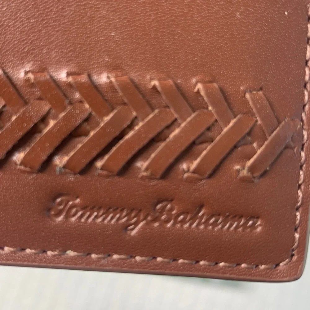 Tommy Bahama new box