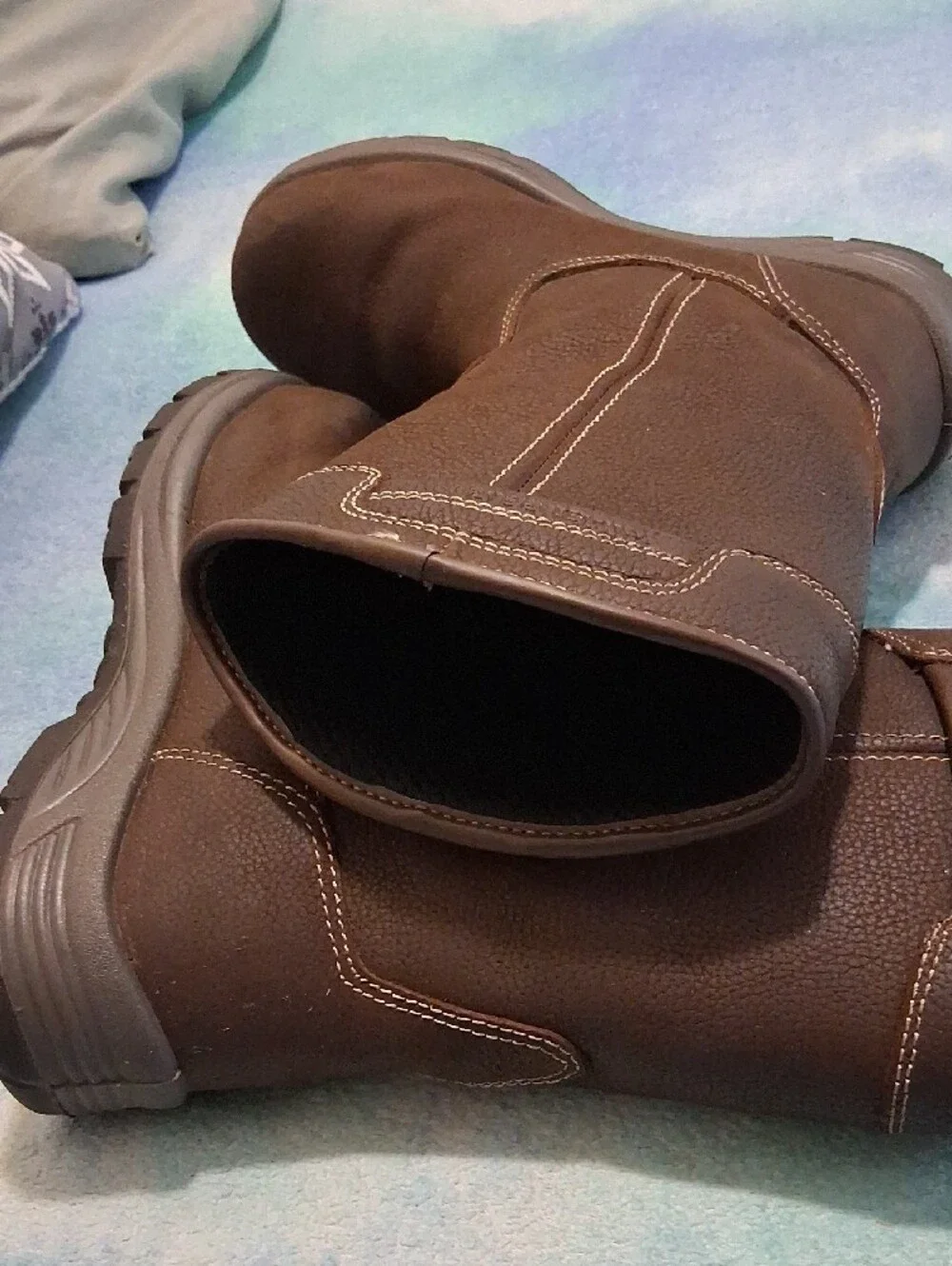 Avenger comfortable suede