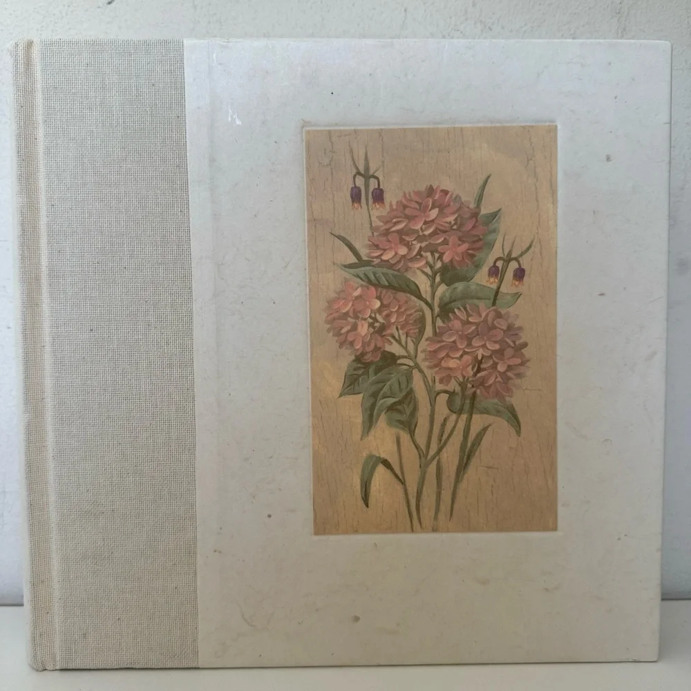 Hallmark cream floral 4” x6” photo picture album