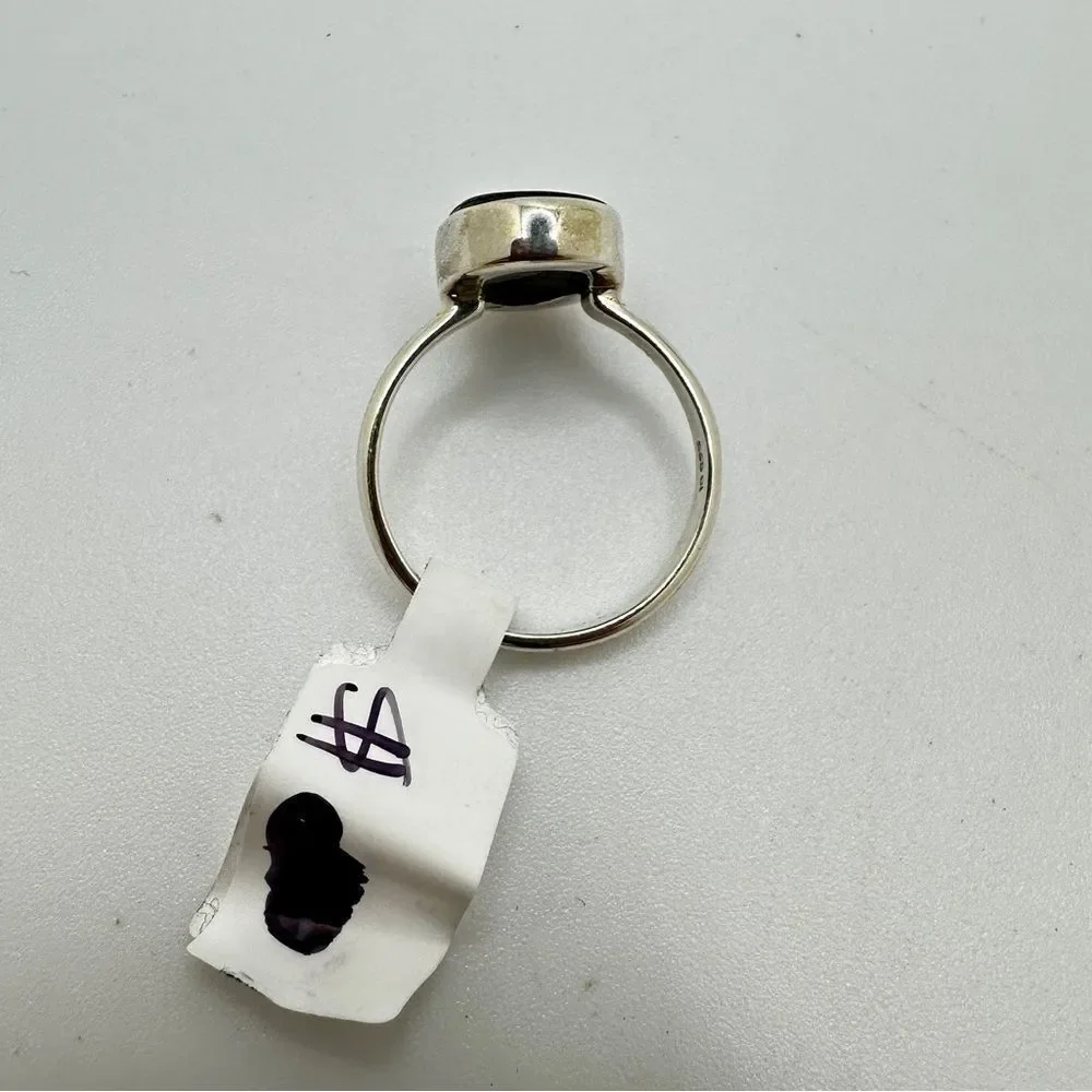 NWT oval cabochon Ammolite solitaire ring in solid sterling silver!‎