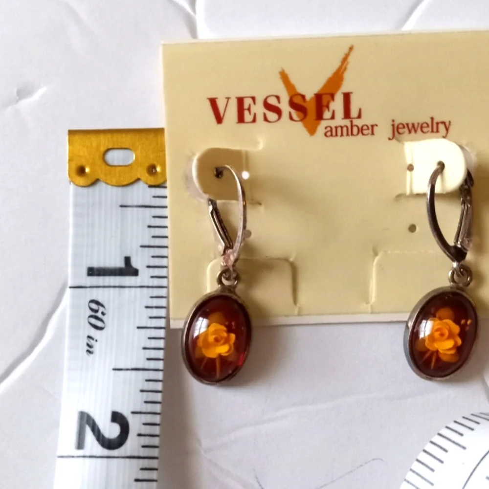 Vessel Amber Jewelry there porcelain