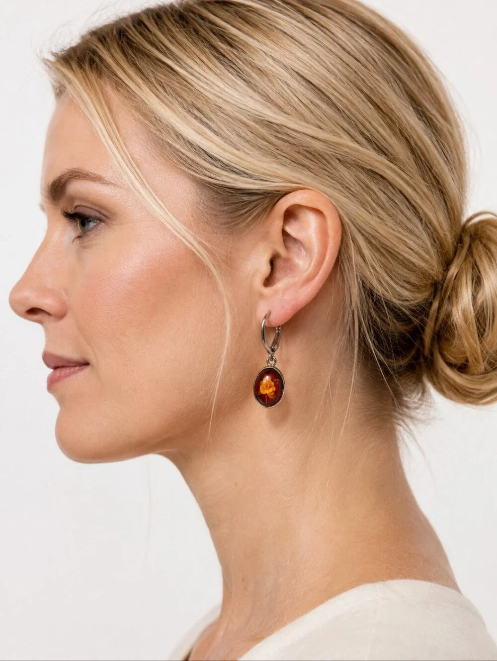 Vessel Amber Jewelry there porcelain