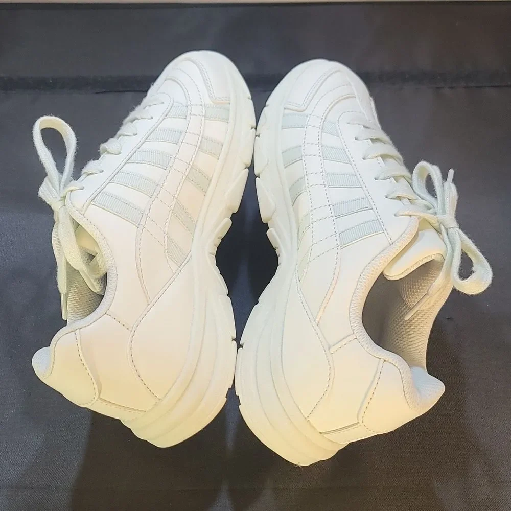 BRAND NEW K-SWISS LACE UP CLOSURE LADIESWH6-1010 SNEAKER