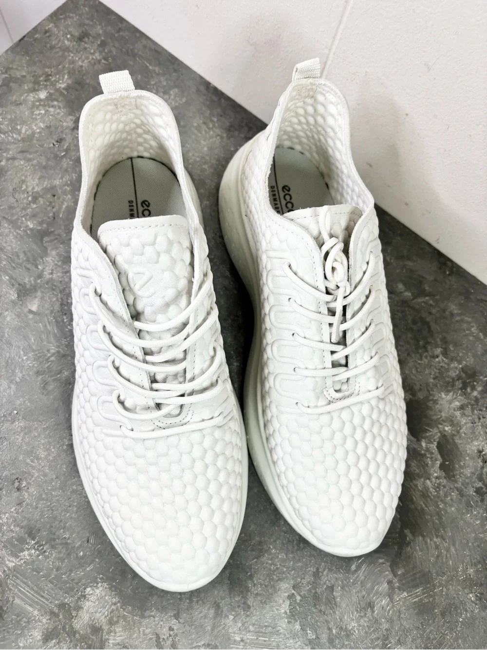 Ecco excellent preowned