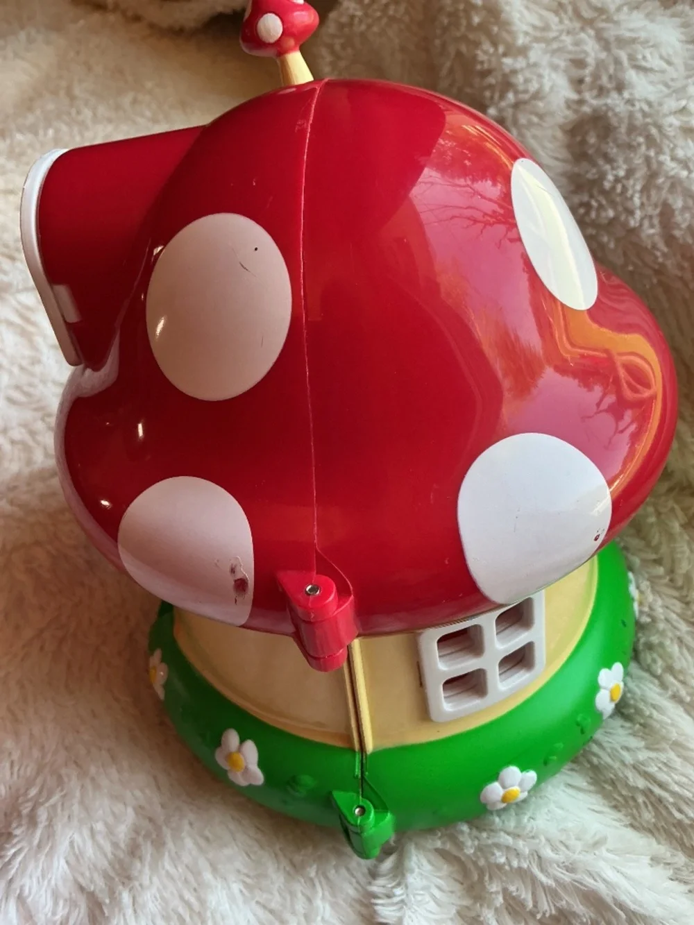 Vintage Sanrio Hello Kitty Mushroom Doll House 2001 Bandai
