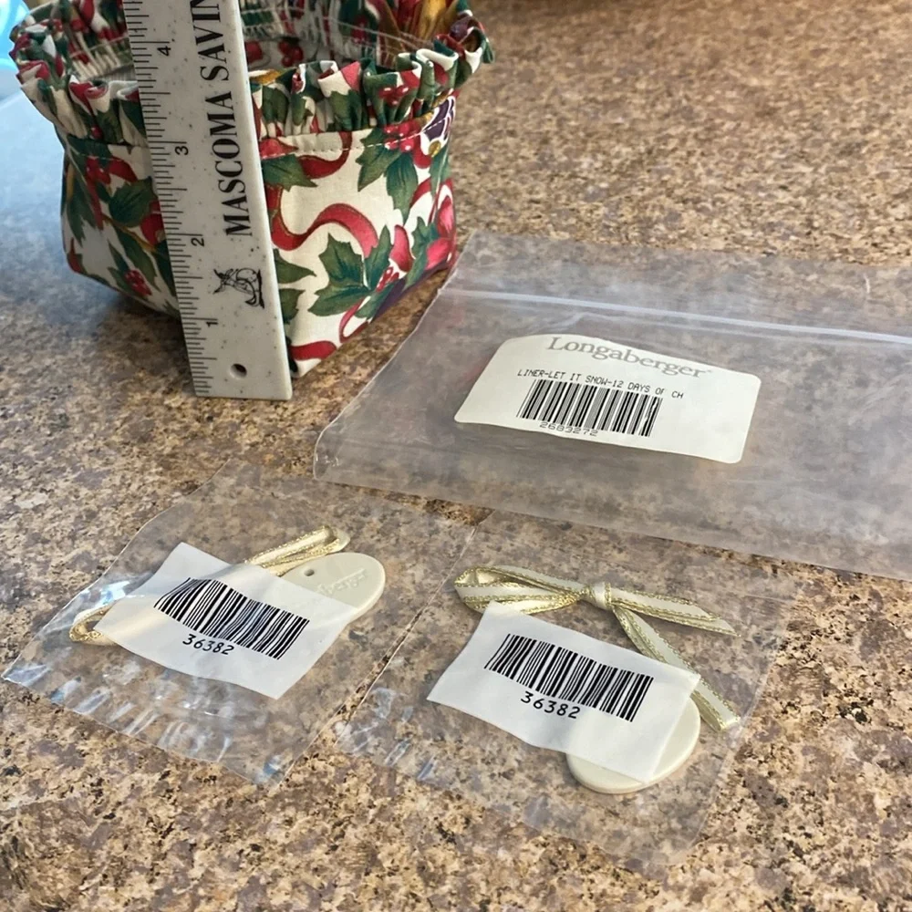 Longaberger Liner Let it Snow Tree Trimming 2683272 2 Tie ons 36382 Christmas