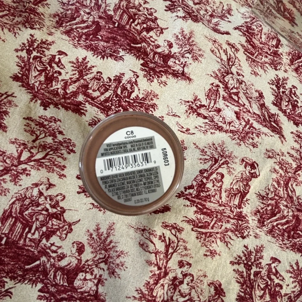 L'Oreal CoCoa Brown powder Foundation Makeup for Seamless Coverage