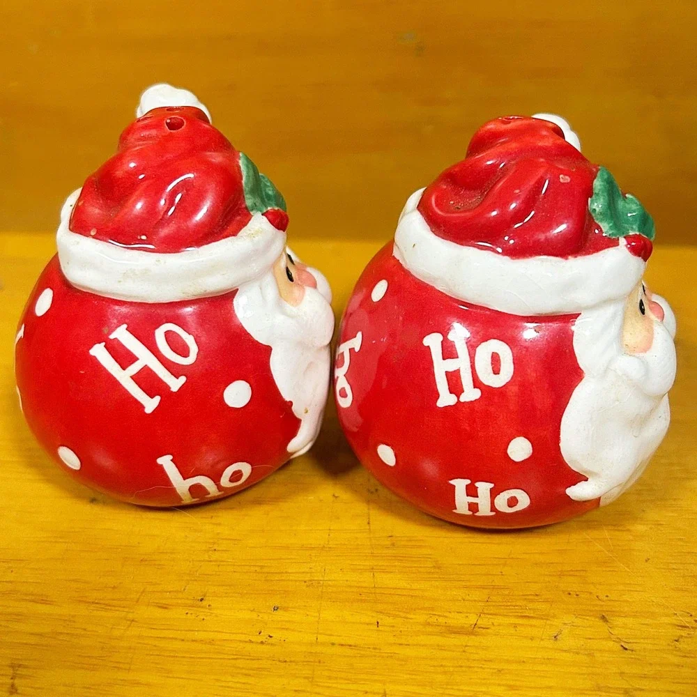 Burton+Burton Santa Ho Ho Ho Salt and Pepper‎ Shakers