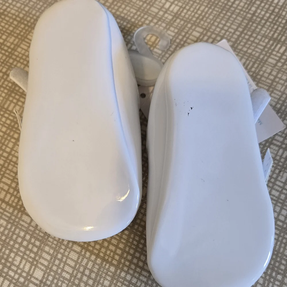 Soft soles baby girls white shoes