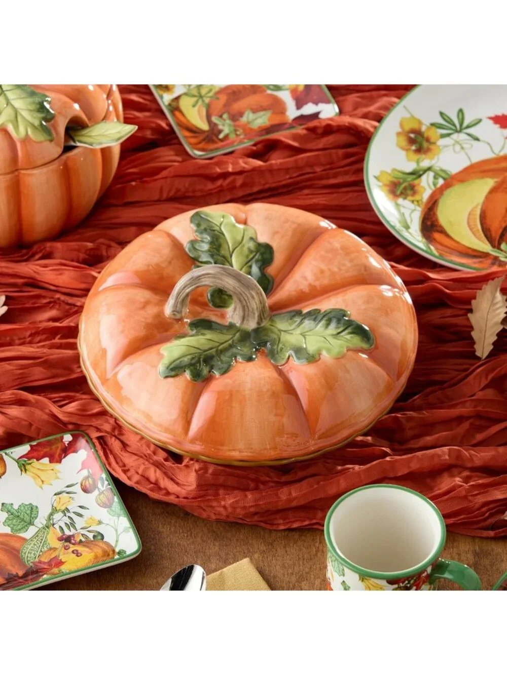 Festive 3D Pumpkin Pie Carrier - 10.5” Ceramic Dish with Lid for Baking