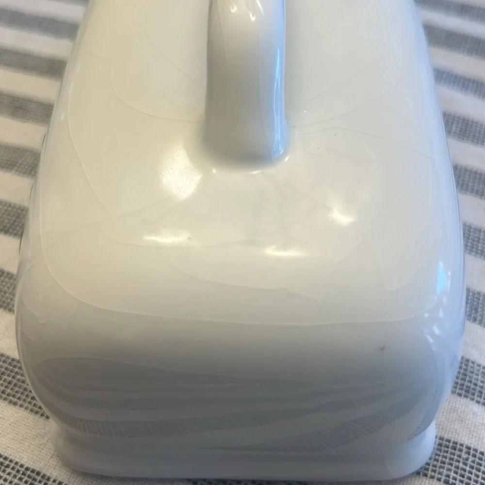 White Ceramic butter Dish (words FARM FRESH)
