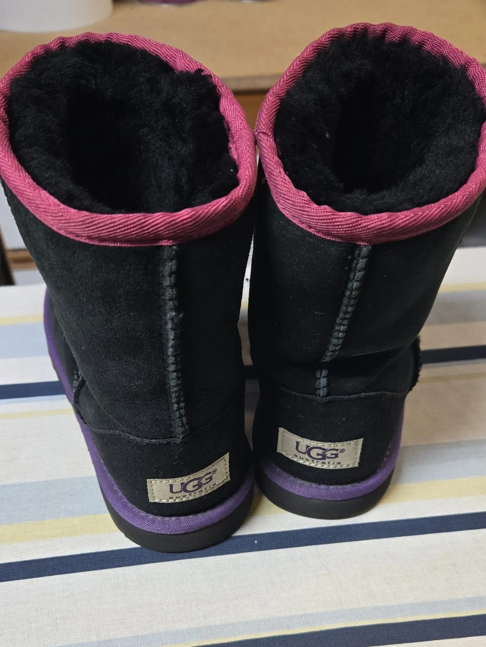 UGG classic mid