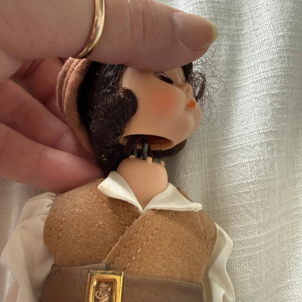 Vintage‎ Madame Alexander Robin Hood 8 Inch Doll Brown Green Outfit with Stand