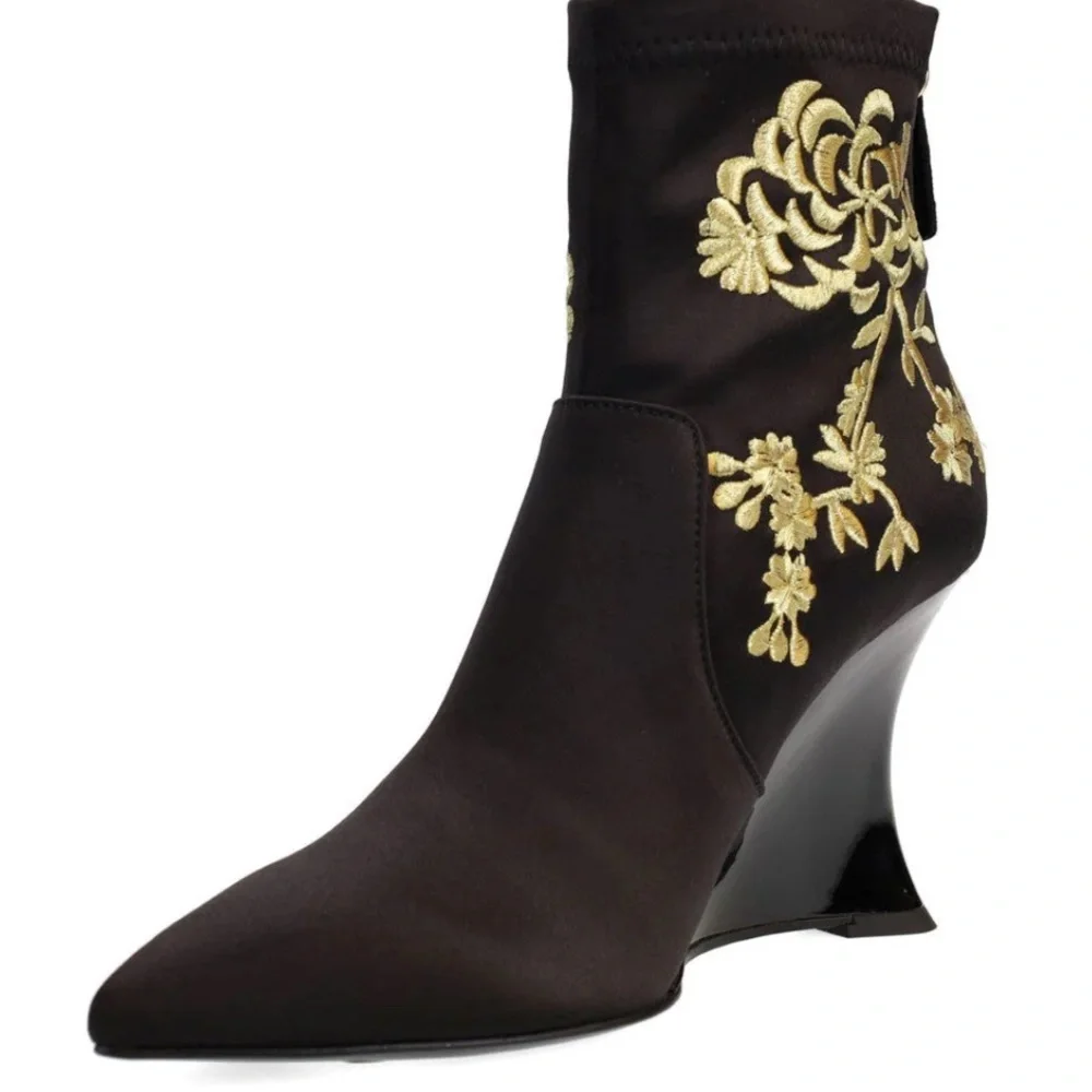 Natori step out