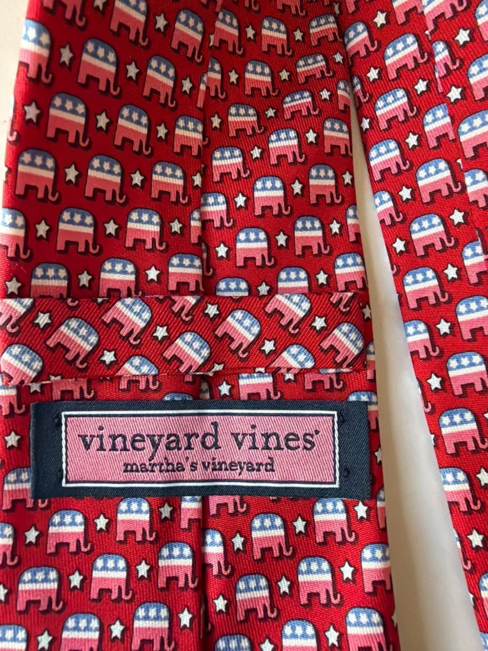 Men’s vineyard vines tie