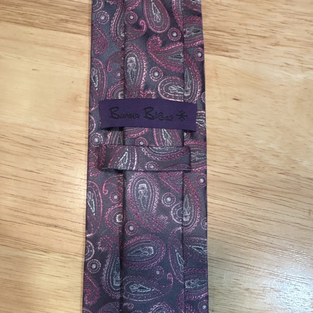 Bruno Biasi 100% Silk Pointed Tie Purple Paisley Woven One Size