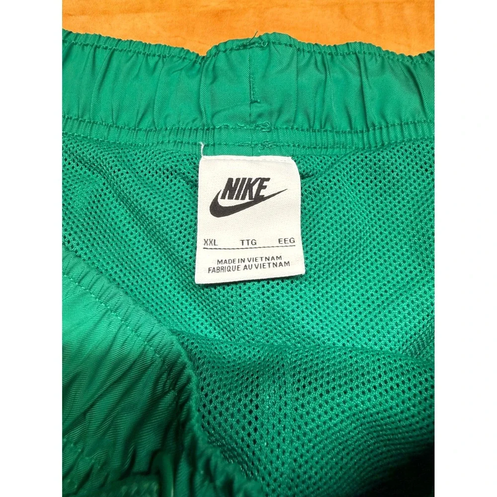 Nike Mens XXL‎ Swim Trunks Kelly Green Mesh Lined Drawstring Board Shorts Vented