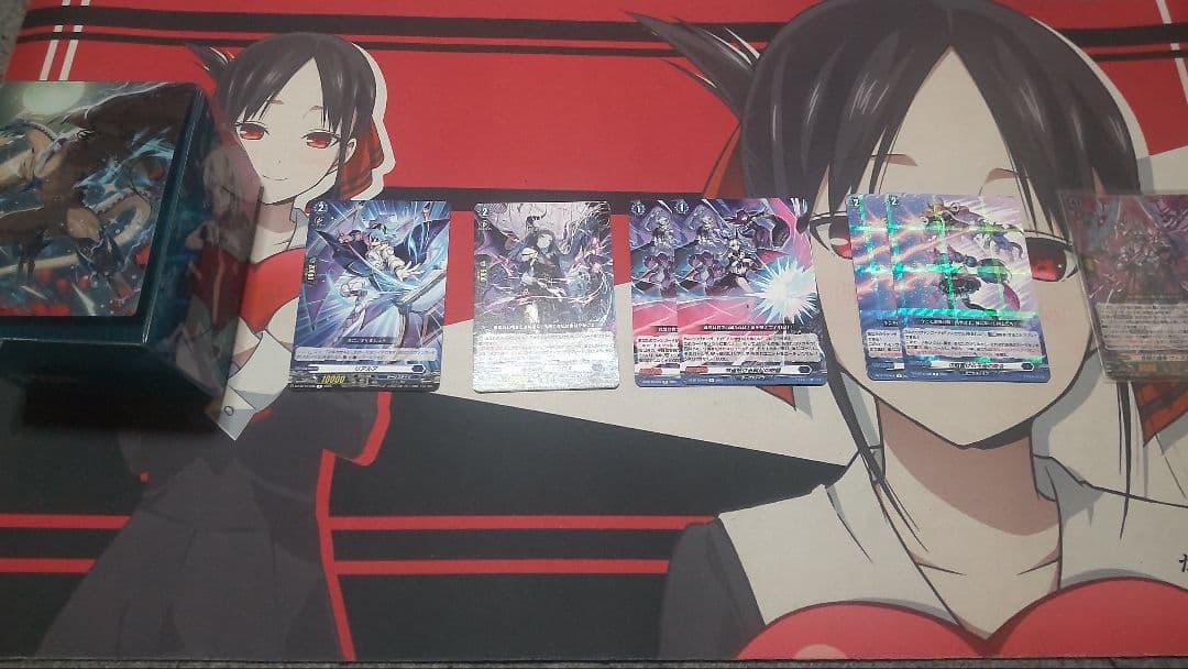 <br>please possible sleeves
