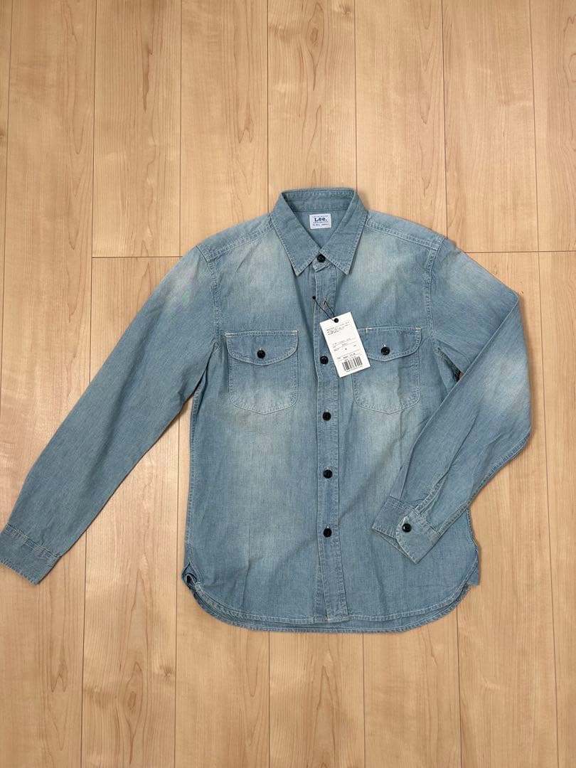 New, unused Lee Chambray Work Shirt, Size S