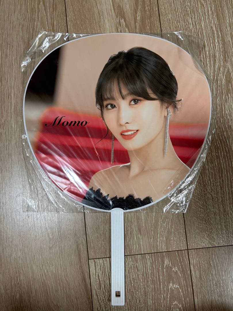 Momo Idol Fan