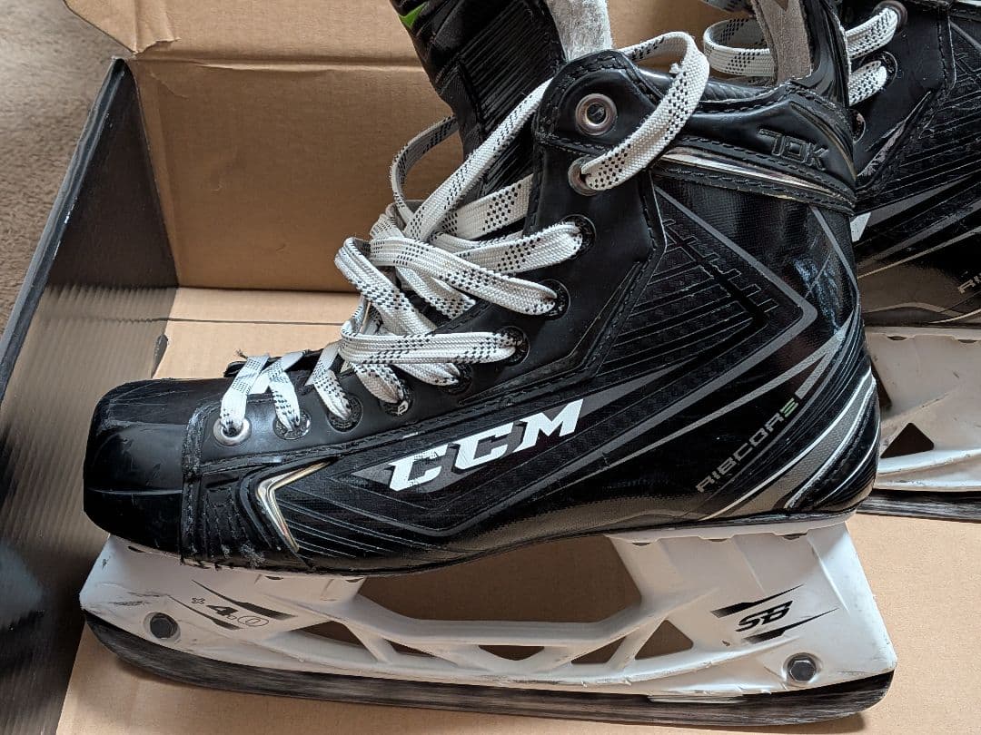 【Final Price Drop】CCM RIBCORE 70K Skates 7EE
