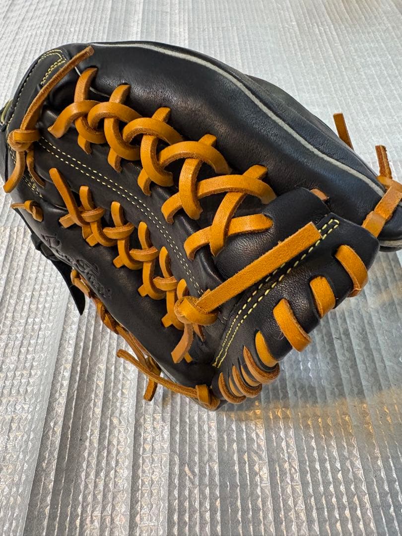 Mizuno Soft Baseball Glove Black/Orange Stripe - Belifni