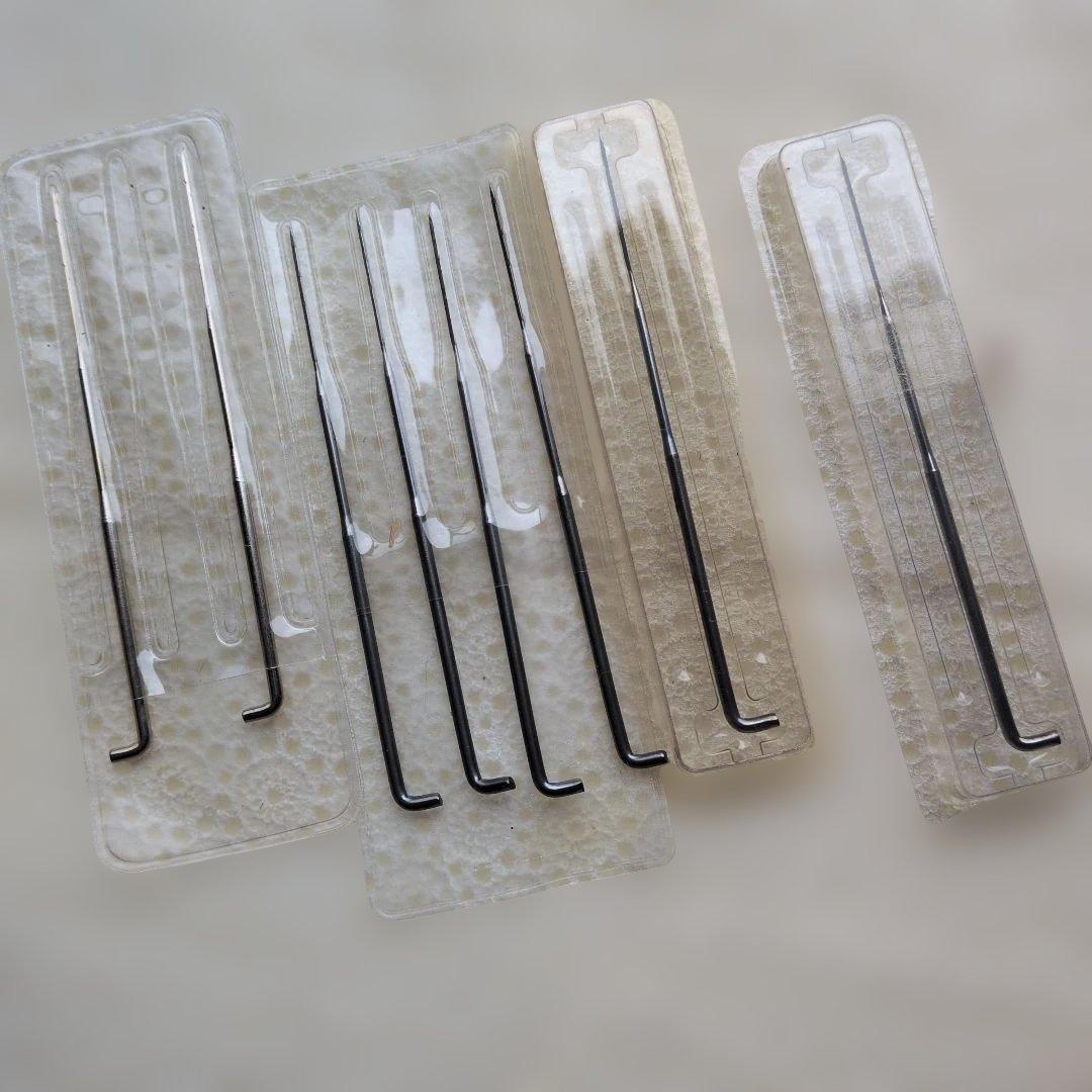 Needles for wool felting and replacement needles