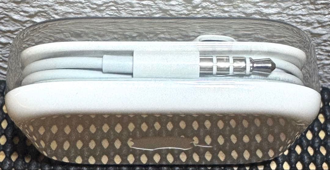 【Genuine Product】Apple Wired 3.5mm Earphone Jack - Brand New, Unused