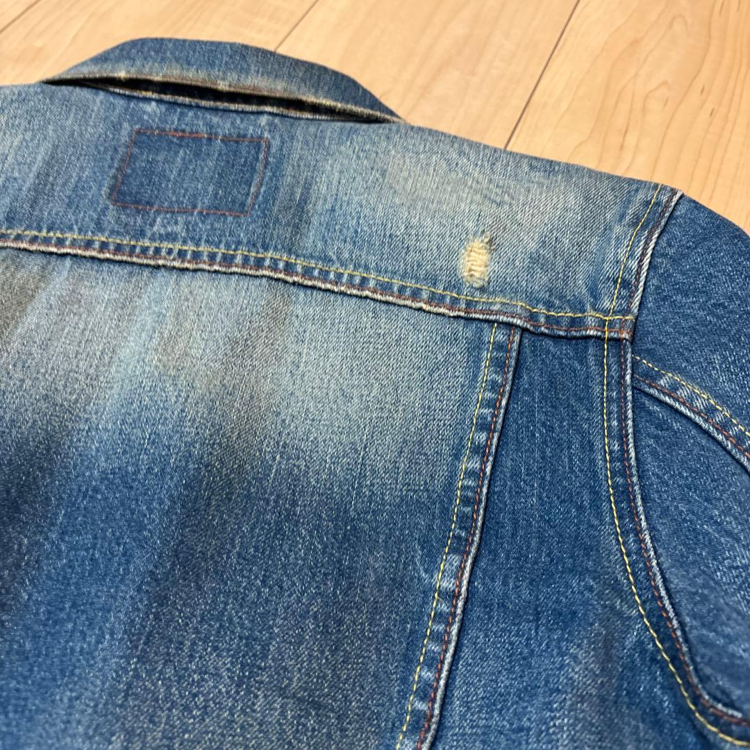 Levis

 / 

Size : M <div class=gnlqyh