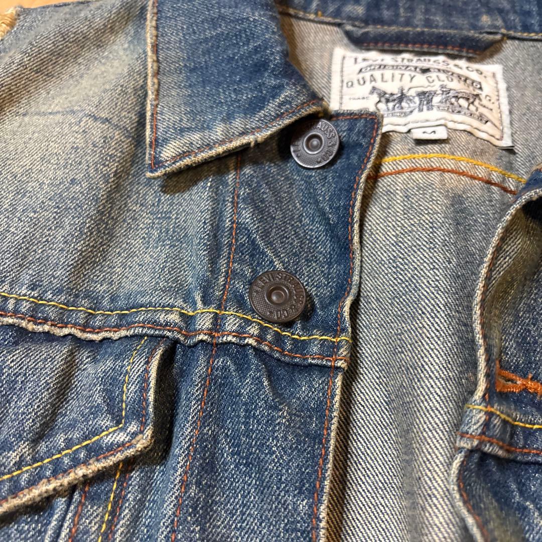Levis

 / 

Size : M <div class=gnlqyh