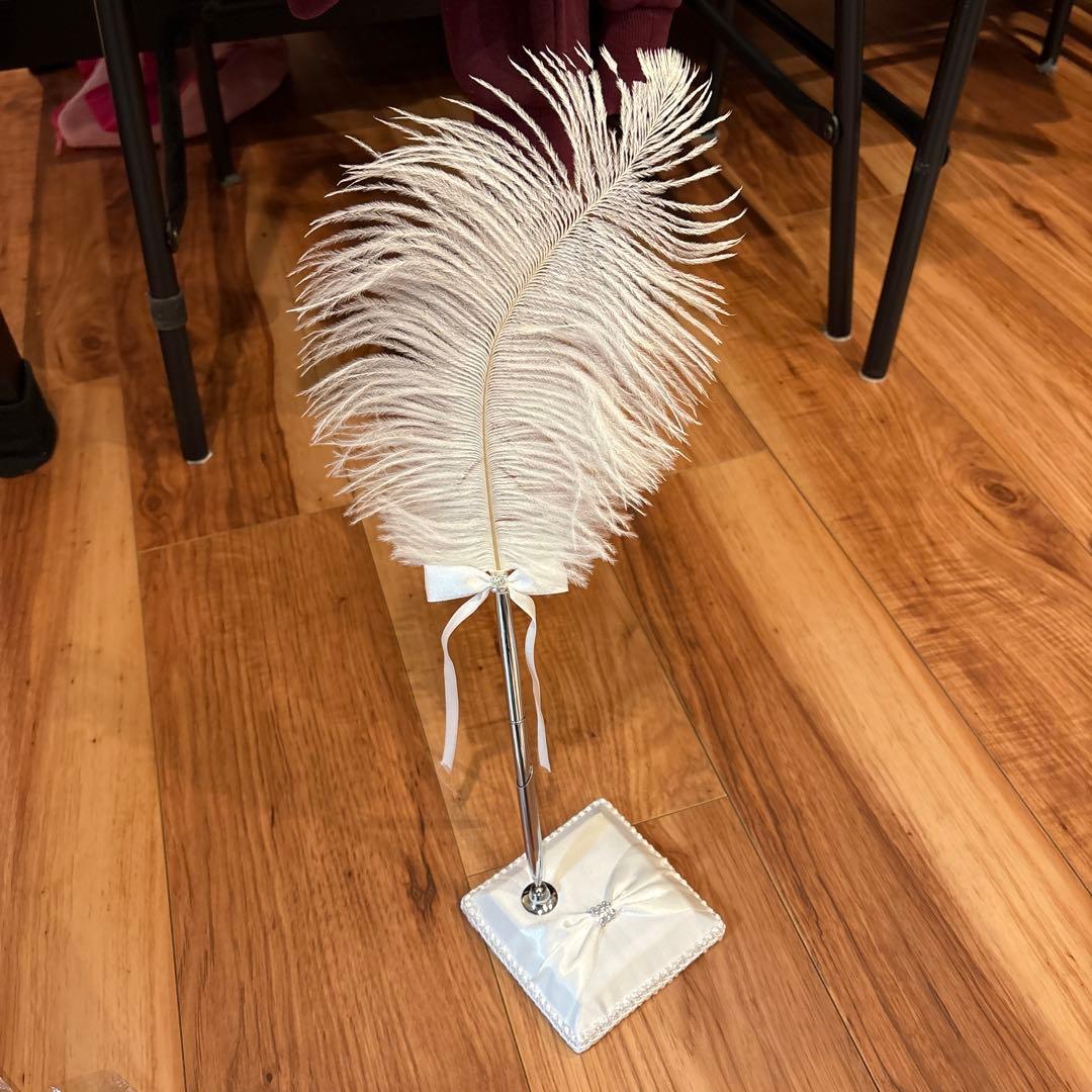 White Feather Design Reception Pen - Feather Pen for Weddings and Signatures