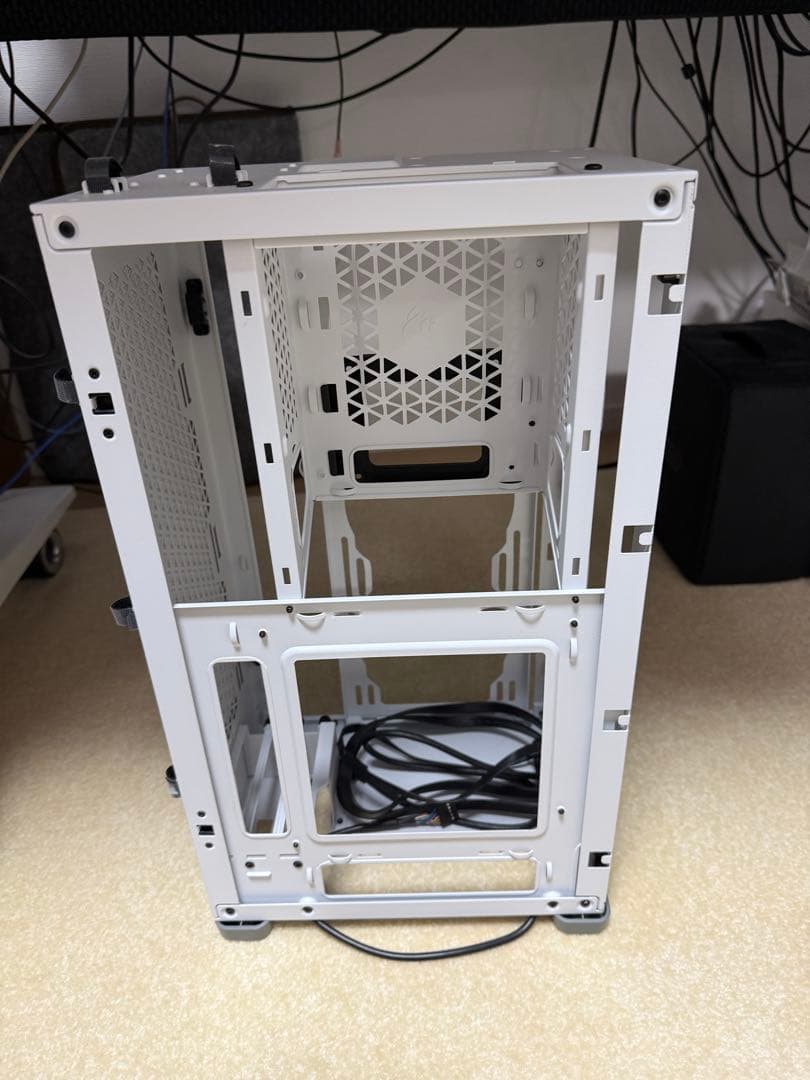 2000D AIRFLOW Mini-ITX PC Case - White
