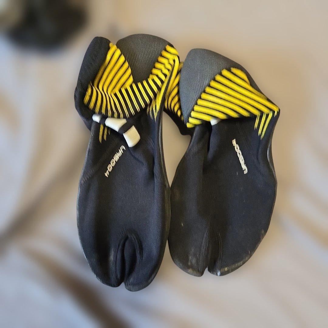 fin water black