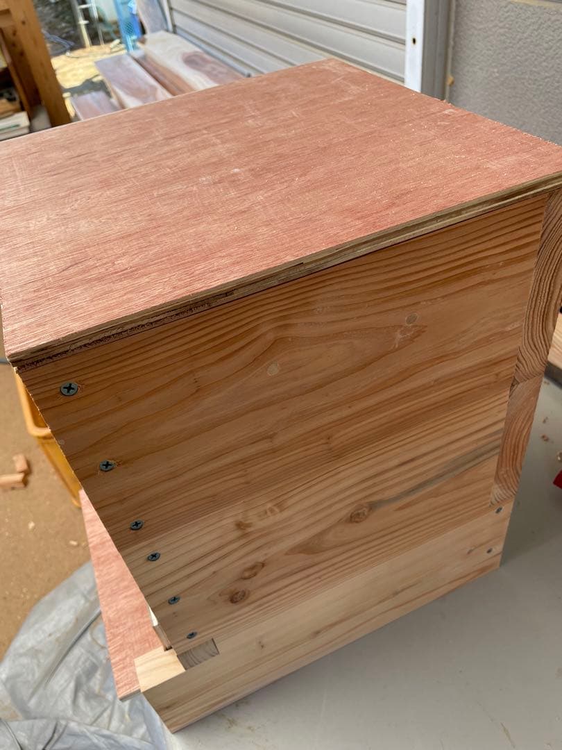 Japanese Honeybee Box Hive - Honey's House! Special 