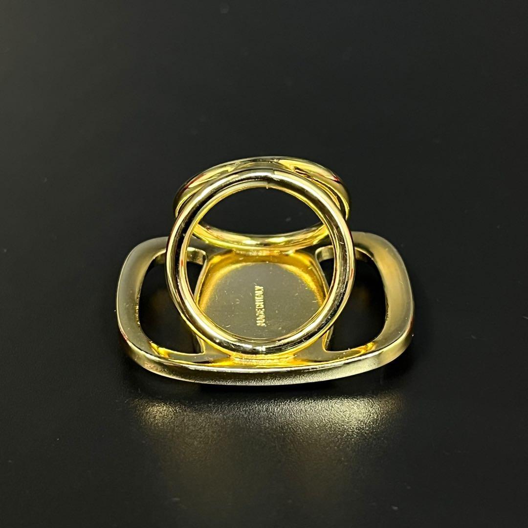 Salvatore Ferragamo <div class=gnlqyh