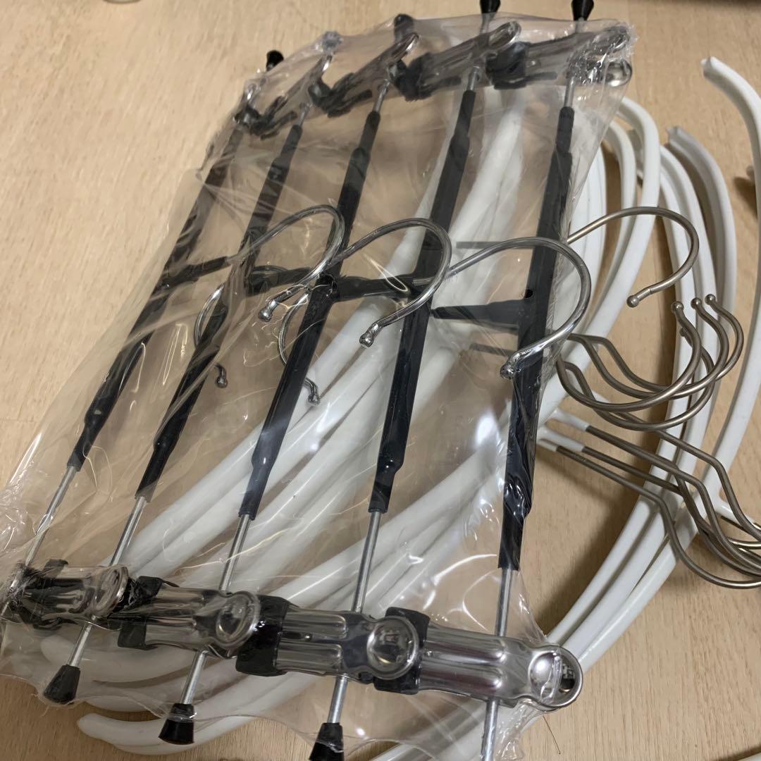 Bulk sale of hangers, 25 pieces