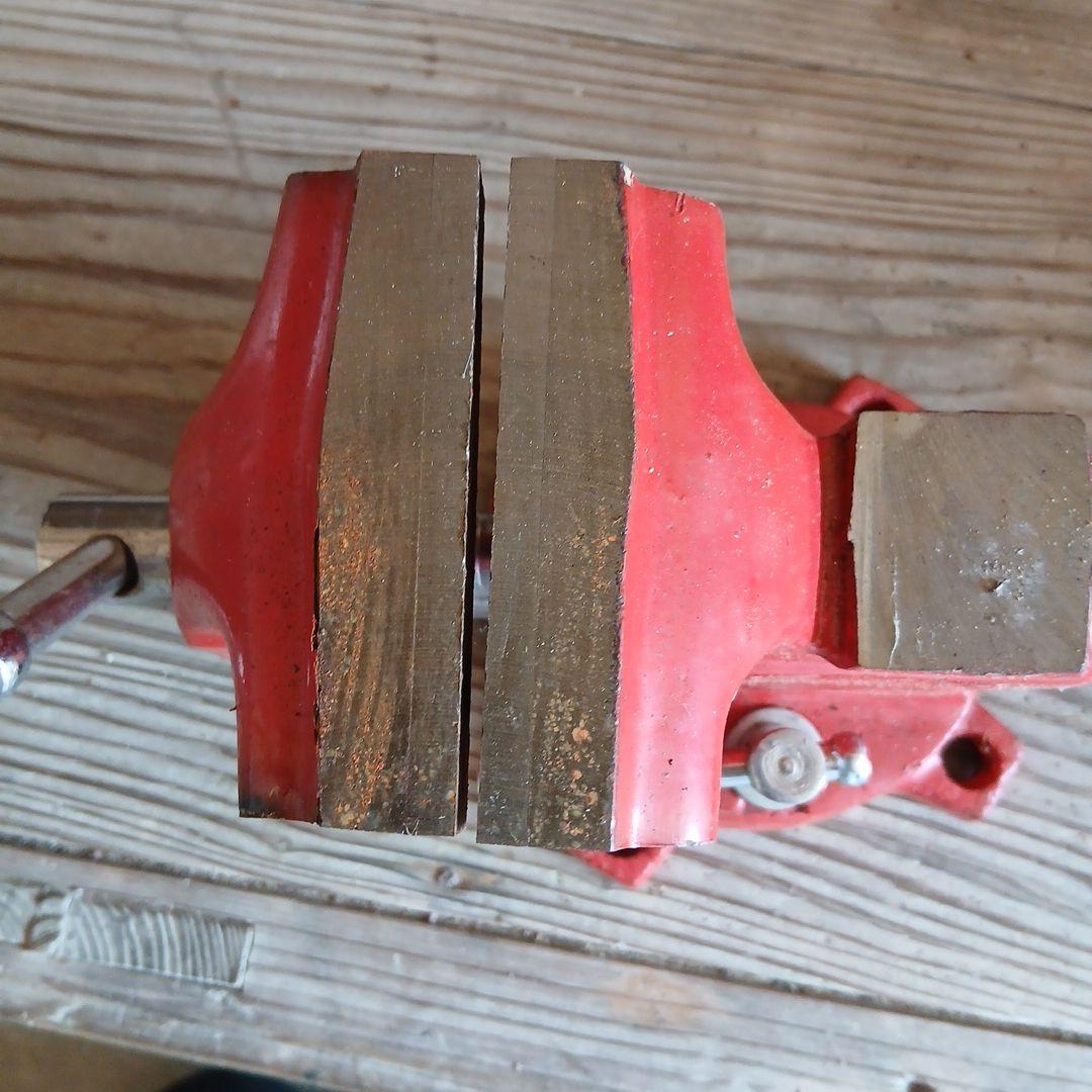 3.5-inch Vise with Swivel Base