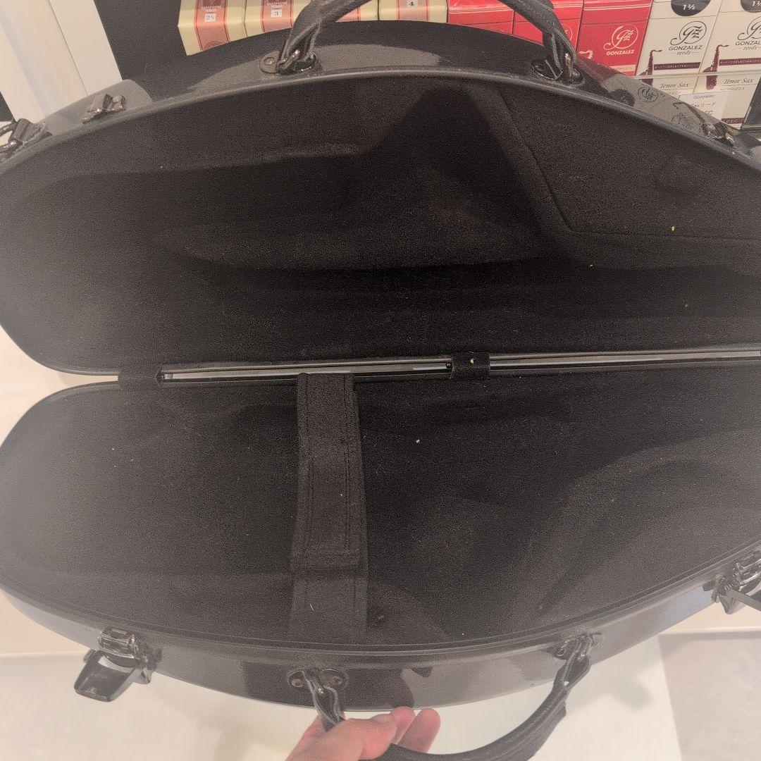 !!Exclusive!! Black Saxophone Case, Hard Case, Made by Vivace