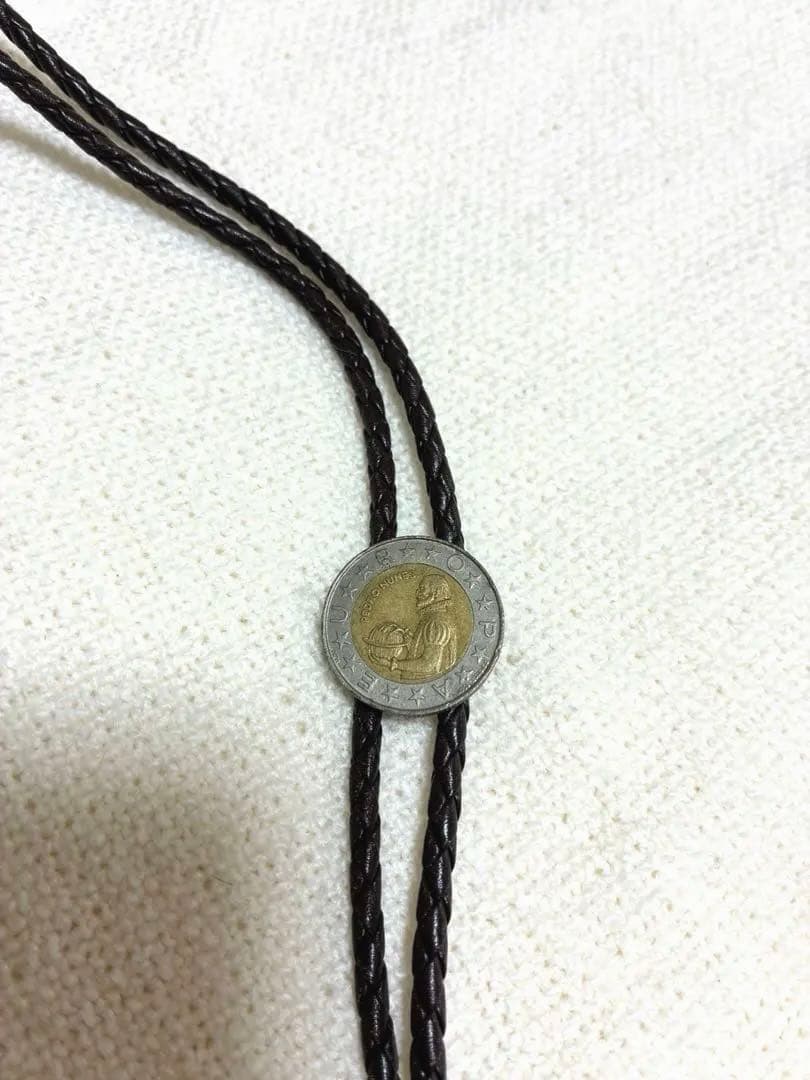 Lariat tie, coin type
