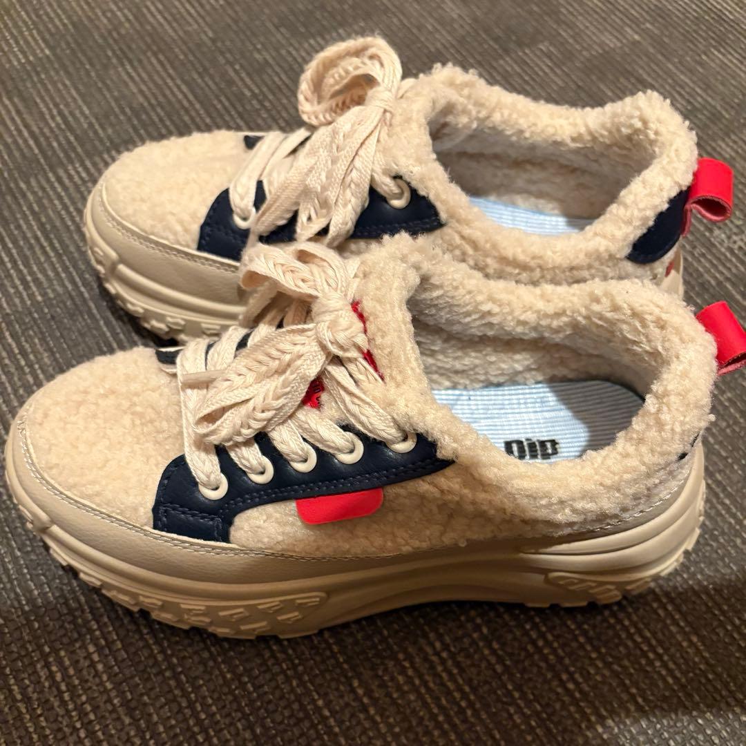 DIP Thick-soled Boa Dad Sneakers DIP950 Beige/Navy