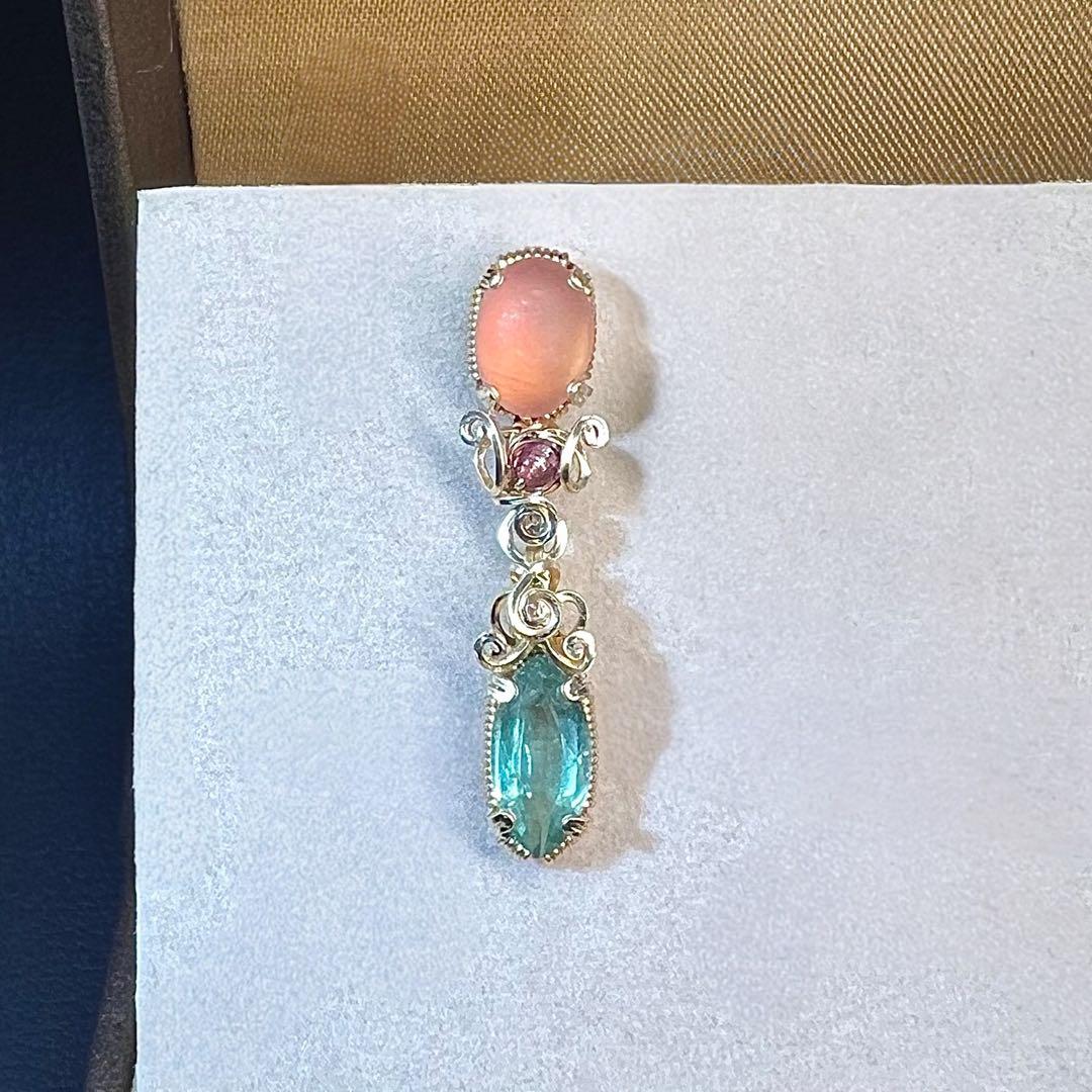 Natural Stone Frost Rhodochrosite & Green Kyanite Pin Badge Lapel Pin