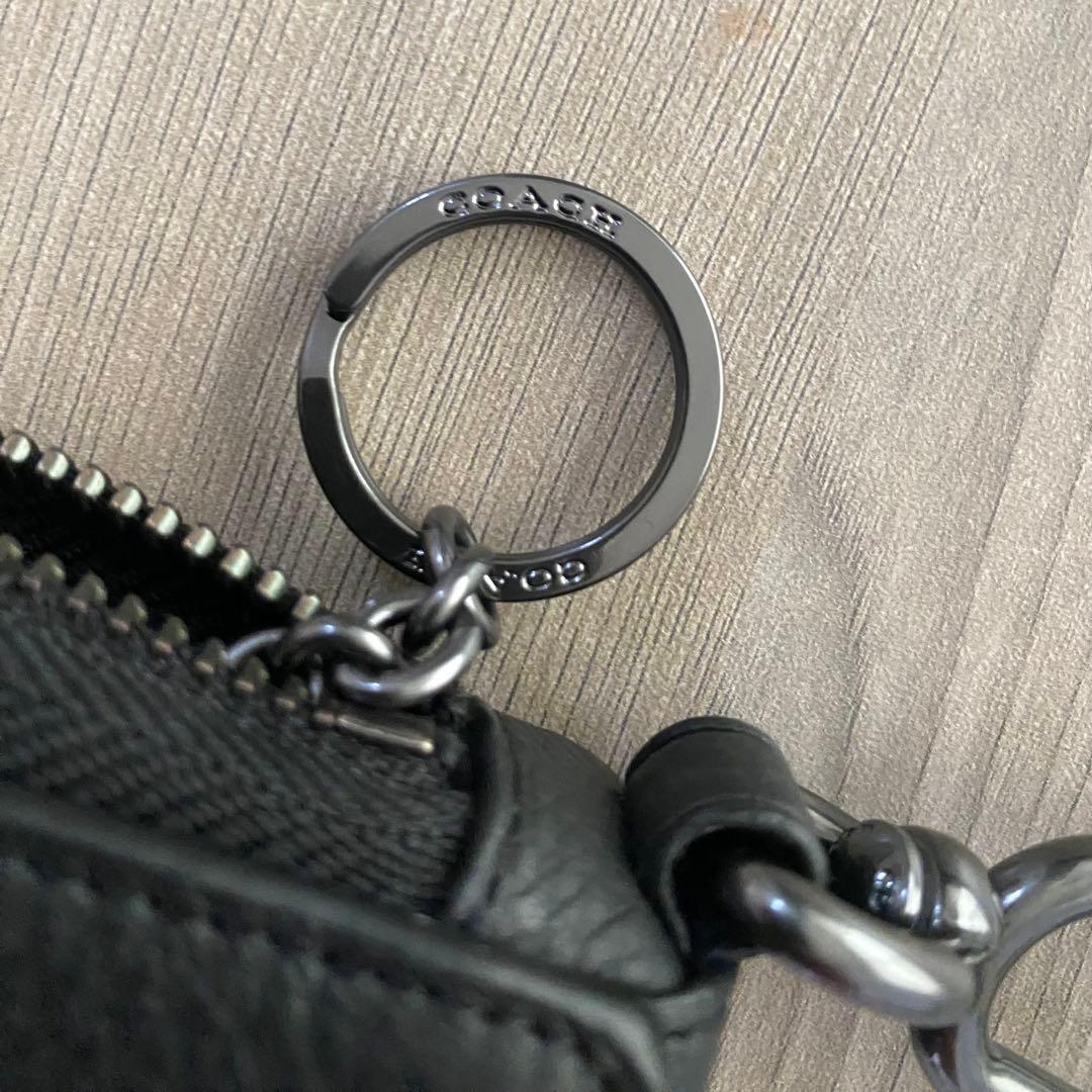size features leather<br>