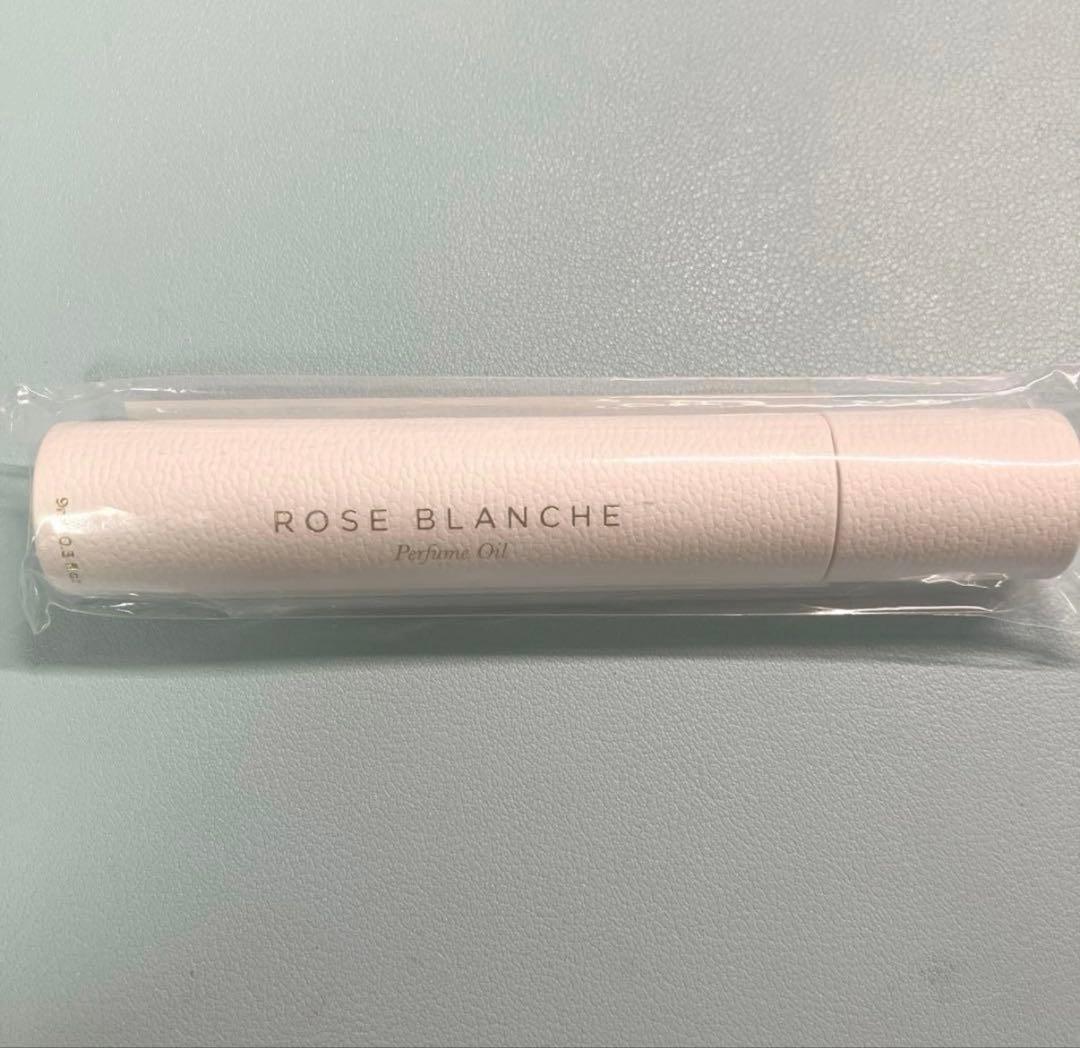 Her lip to ROSE BLANCHE 9ml
