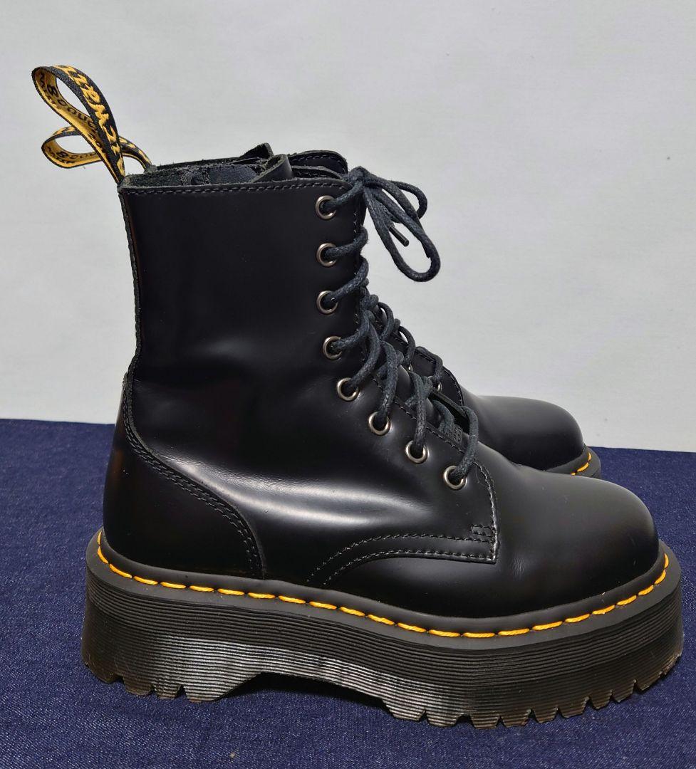 Like New ✨ Dr. Martens Jadon 8-Eyelet Platform Boots Black