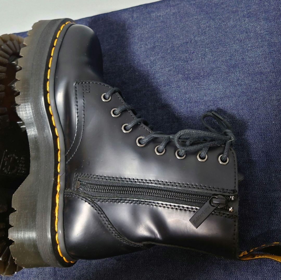 Like New ✨ Dr. Martens Jadon 8-Eyelet Platform Boots Black