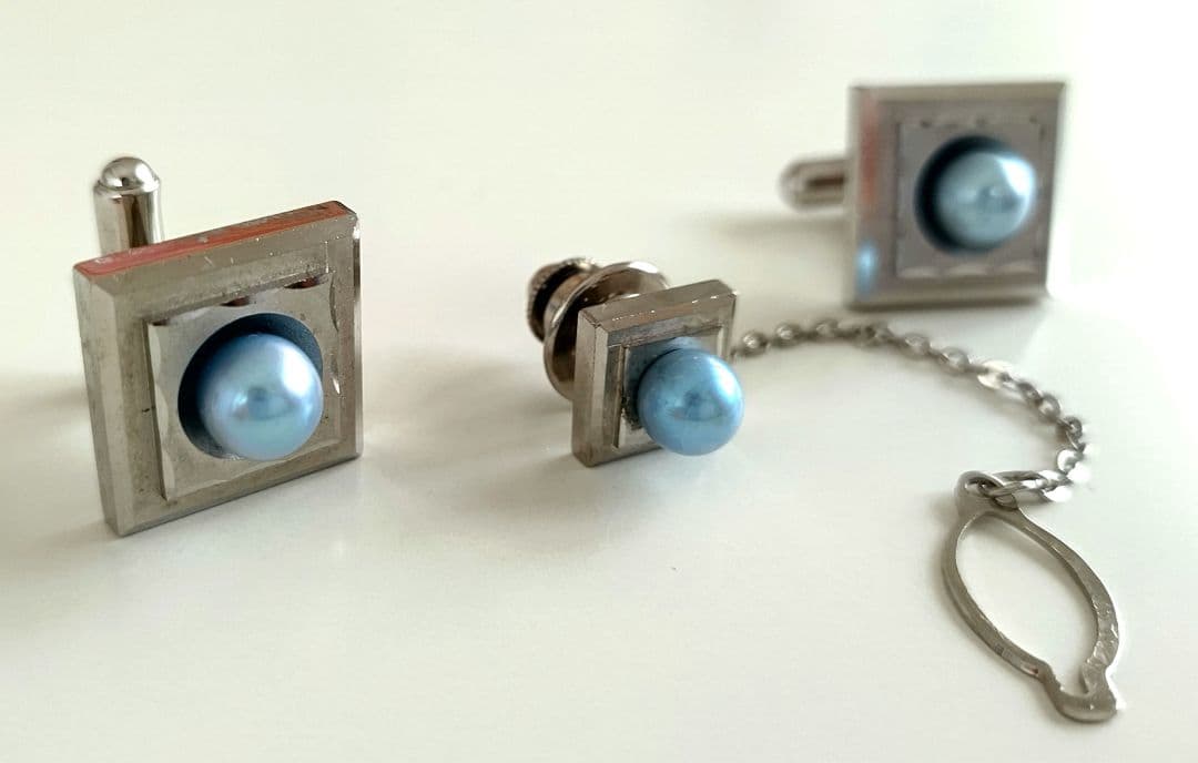 pearl cufflinks<br>tie
