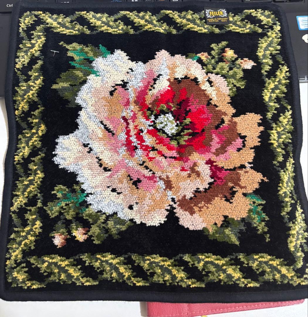 color black<br>pattern