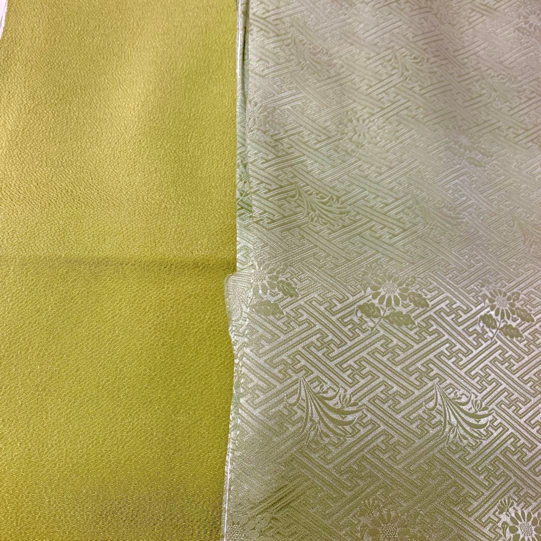 Here's the English translation: **506z12 ○ Iromuji Furisode (Unpatterned Colored Kimono) Crepe, with Three Crests, Yellow-Green, Simple ○ Beautiful Condition, Coming-of-Age Ceremony, Wedding**